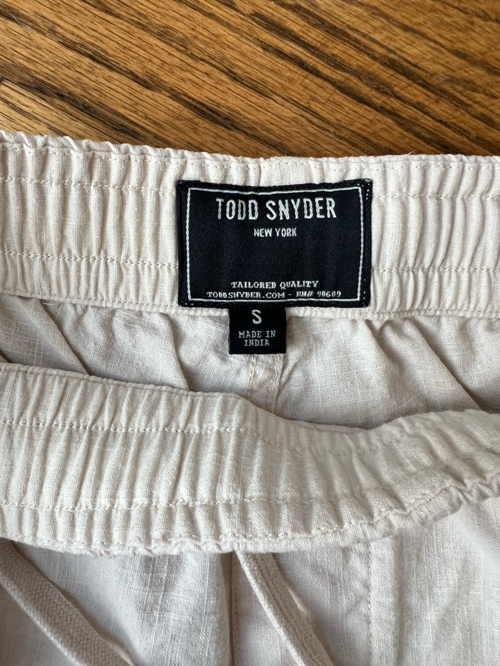 Todd Snyder Shorts with Embroidered Border - Small - Picture 3 of 7